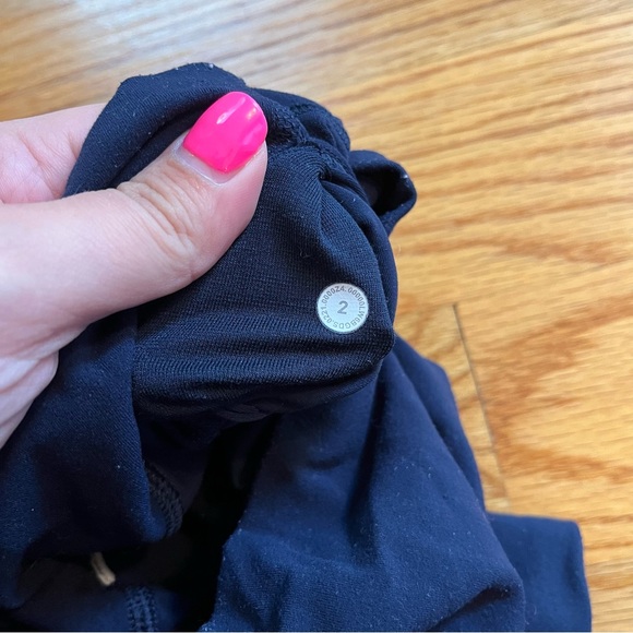 Lululemon align crop leggings in navy blue size 2 - Picture 4 of 4
